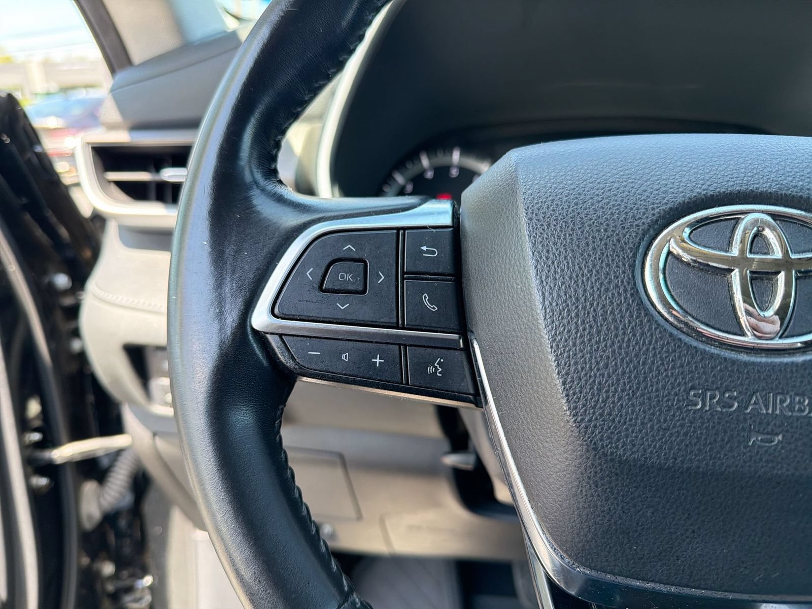 Thumbnail: 2021 Toyota Highlander - 32