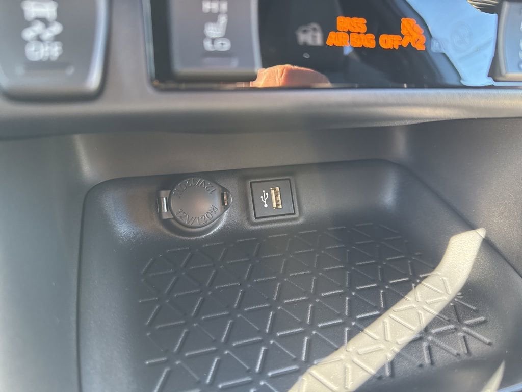 Thumbnail: 2025 Toyota RAV4 - 21