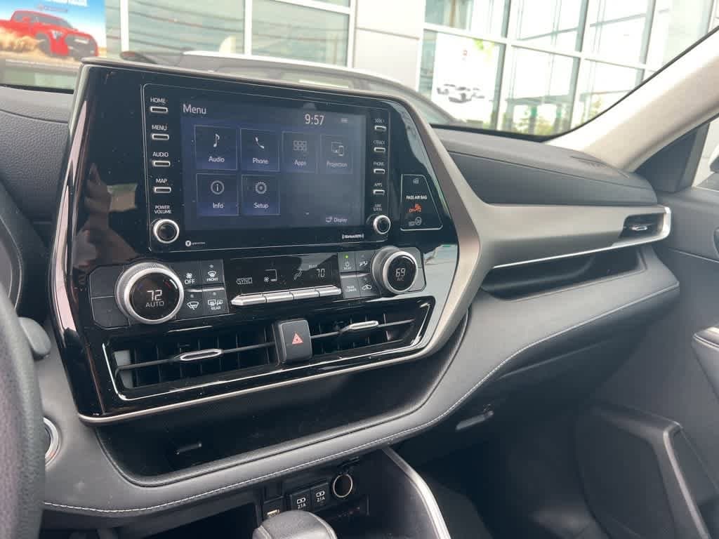 2021 Toyota Highlander L 23