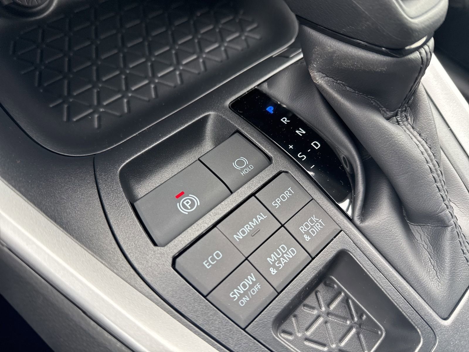 Thumbnail: 2025 Toyota RAV4 - 22