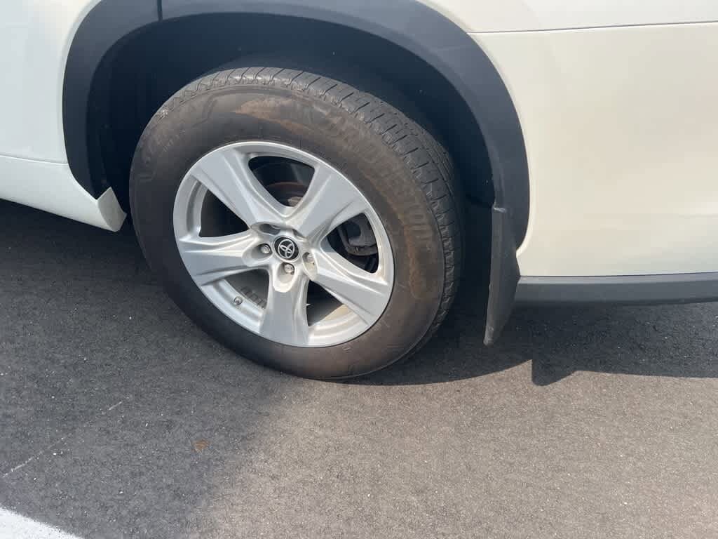 2021 Toyota Highlander L 25