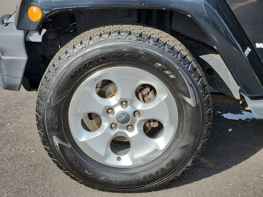 Thumbnail: 2013 Jeep Wrangler - 16