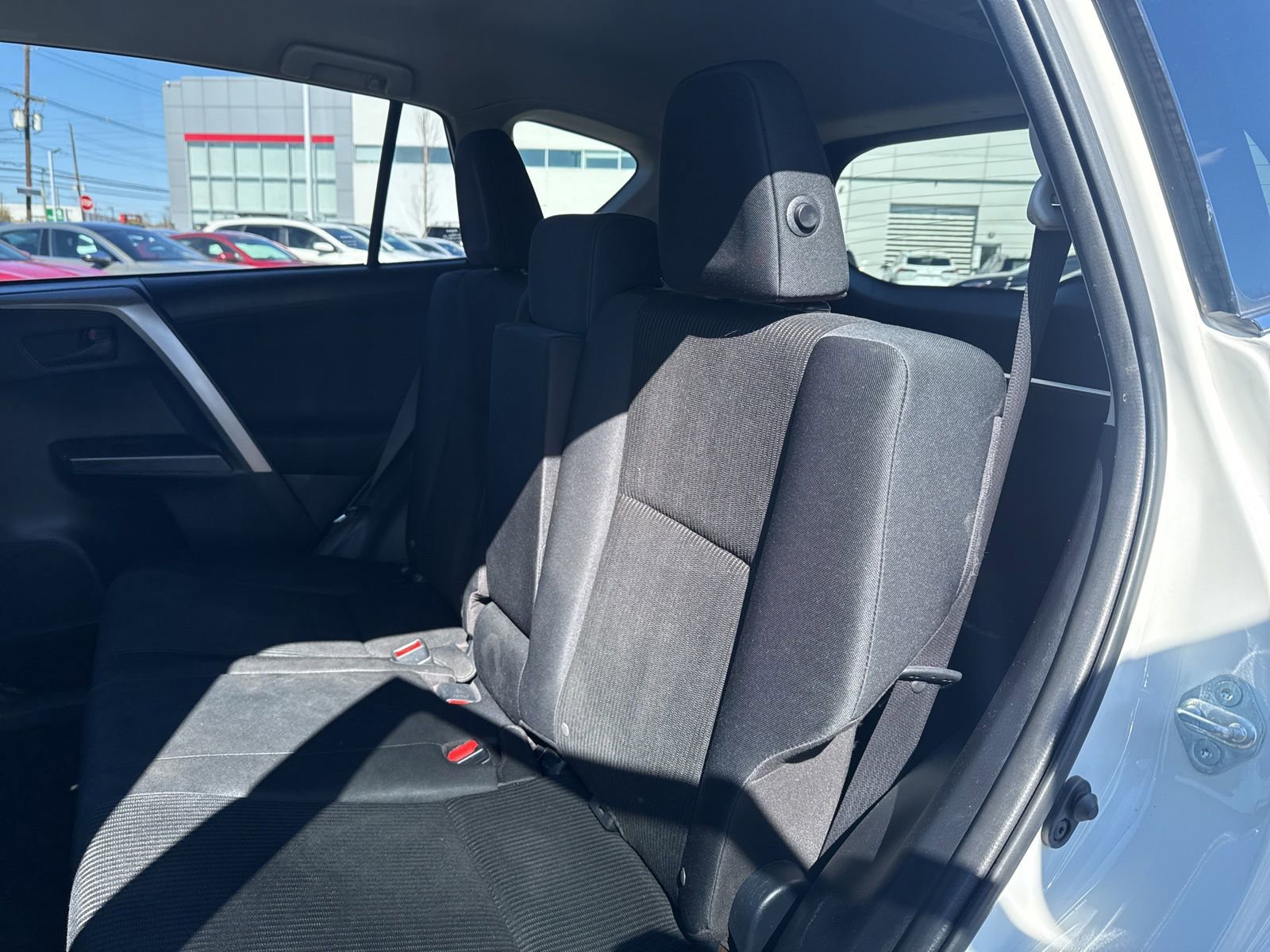 Thumbnail: 2016 Toyota RAV4 - 19