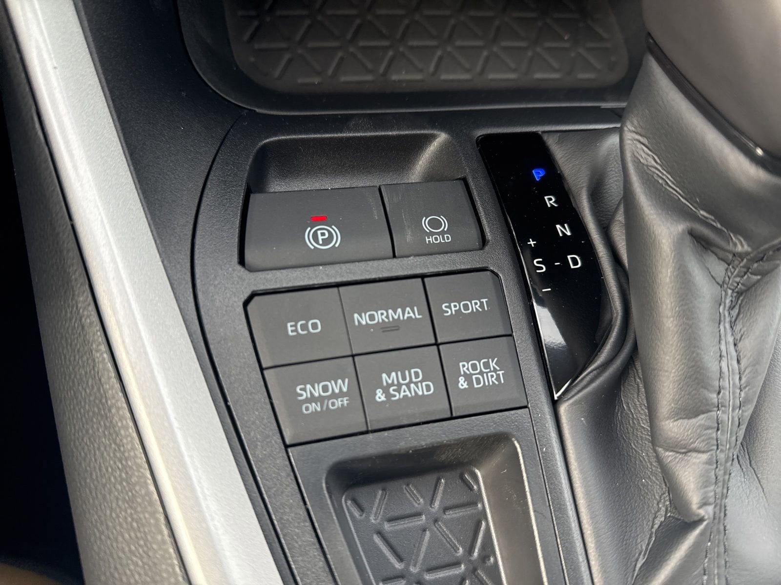 Thumbnail: 2025 Toyota RAV4 - 23