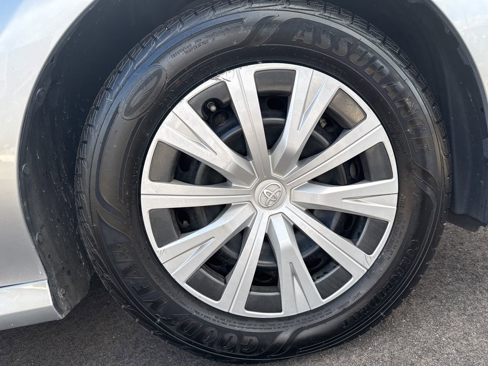 Thumbnail: 2020 Toyota Camry - 15