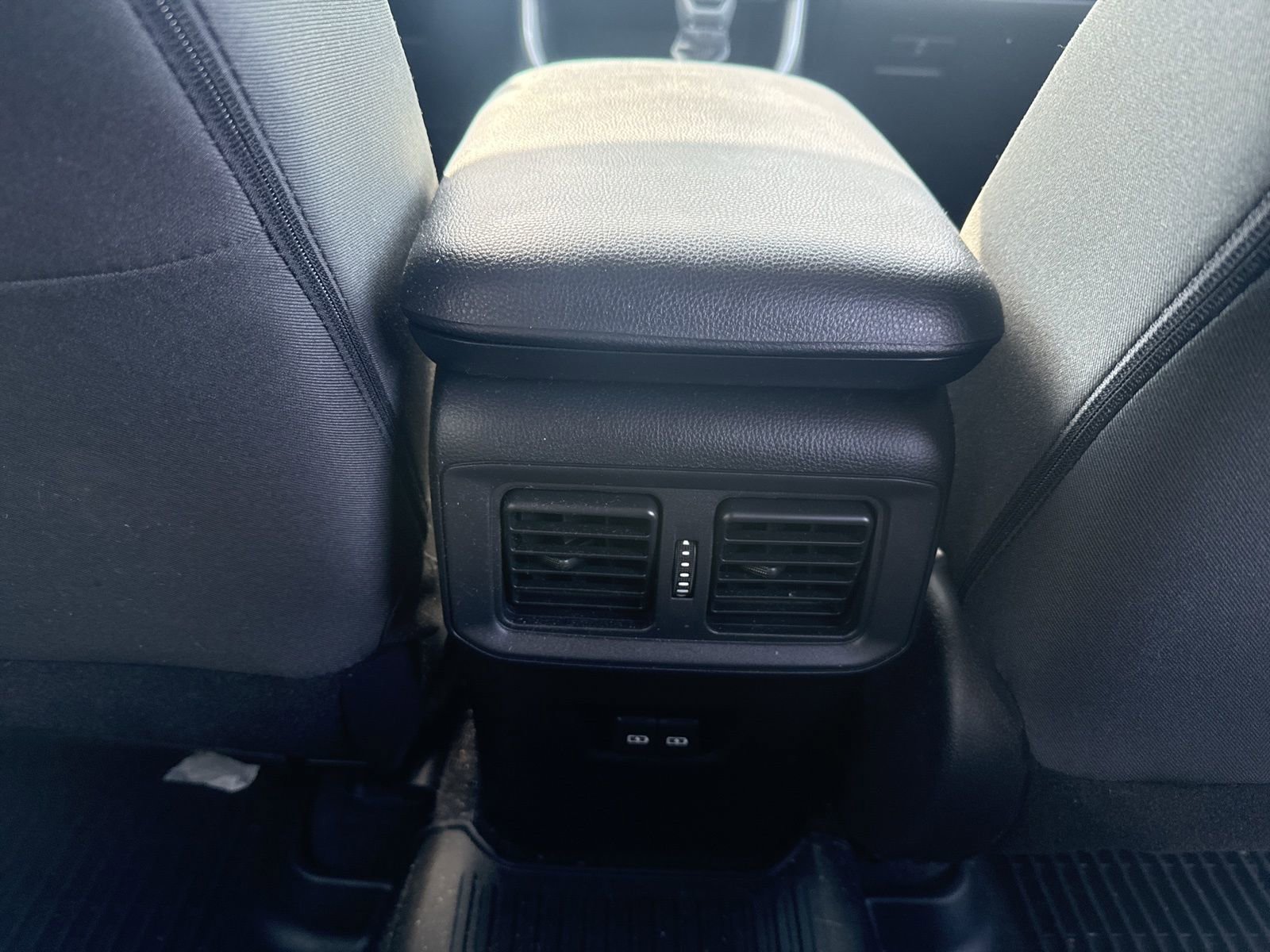 Thumbnail: 2023 Toyota RAV4 - 32