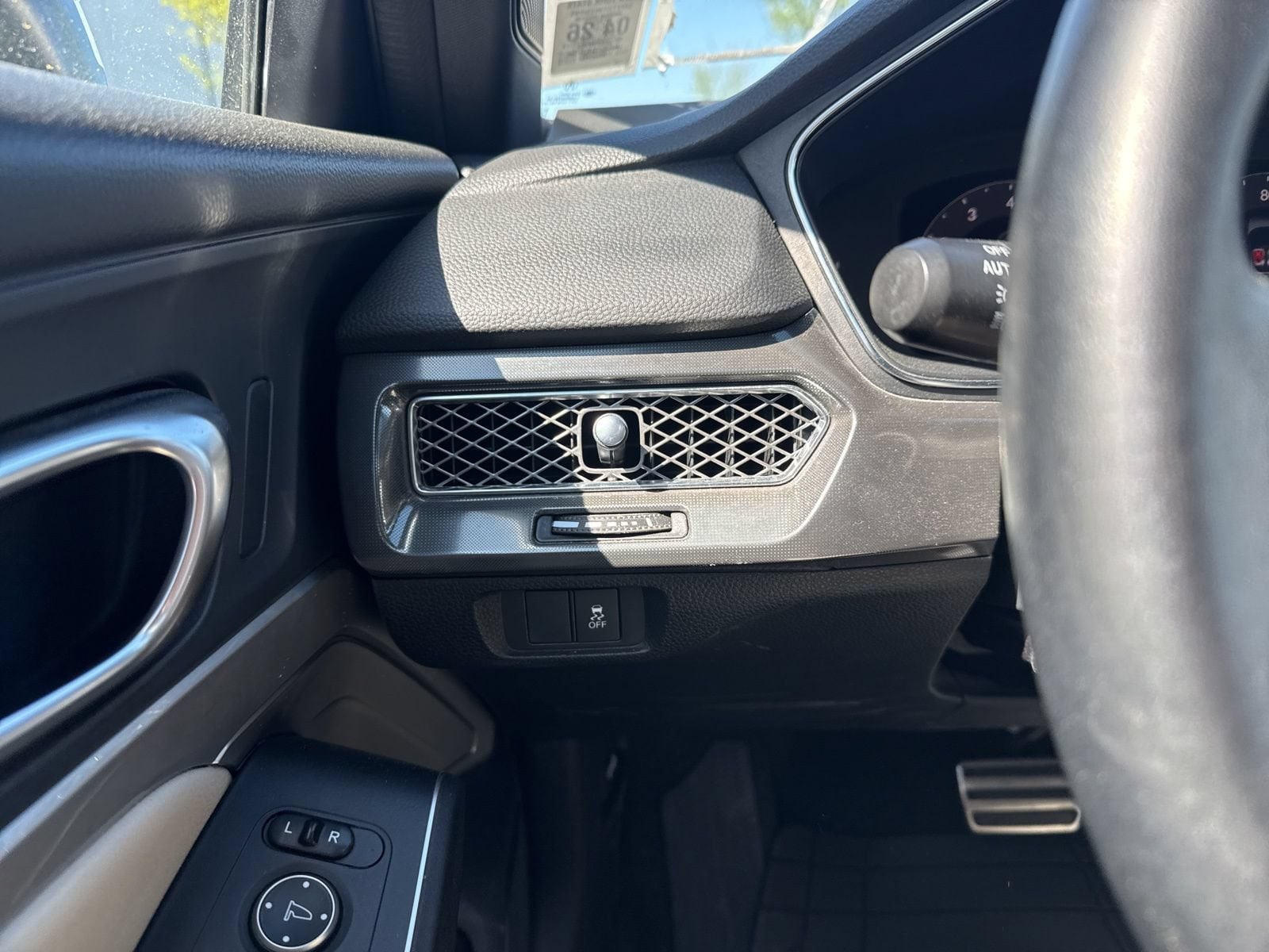 Thumbnail: 2023 Acura Integra - 32