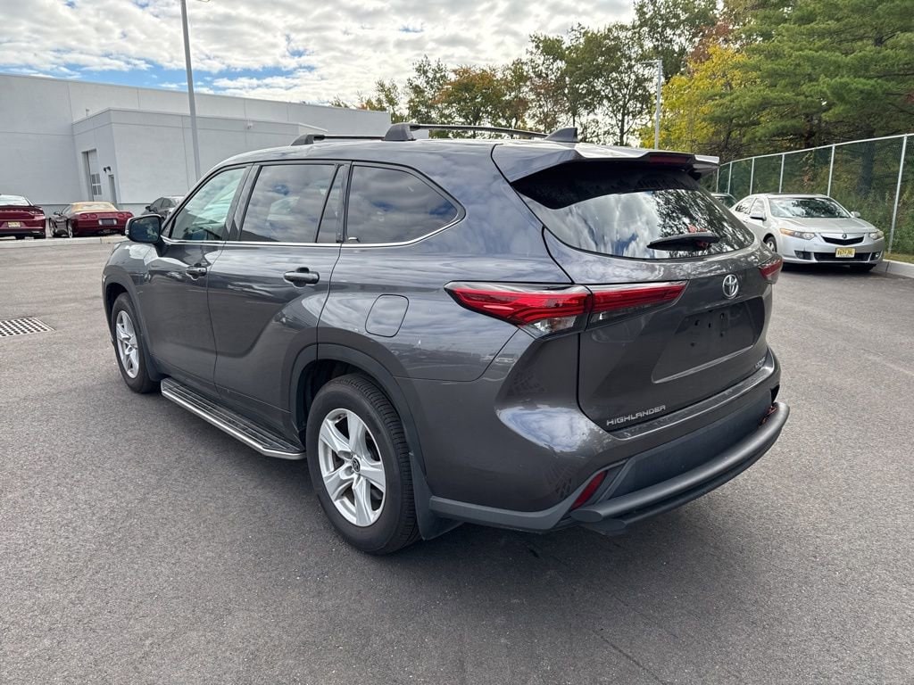 Thumbnail: 2022 Toyota Highlander - 6