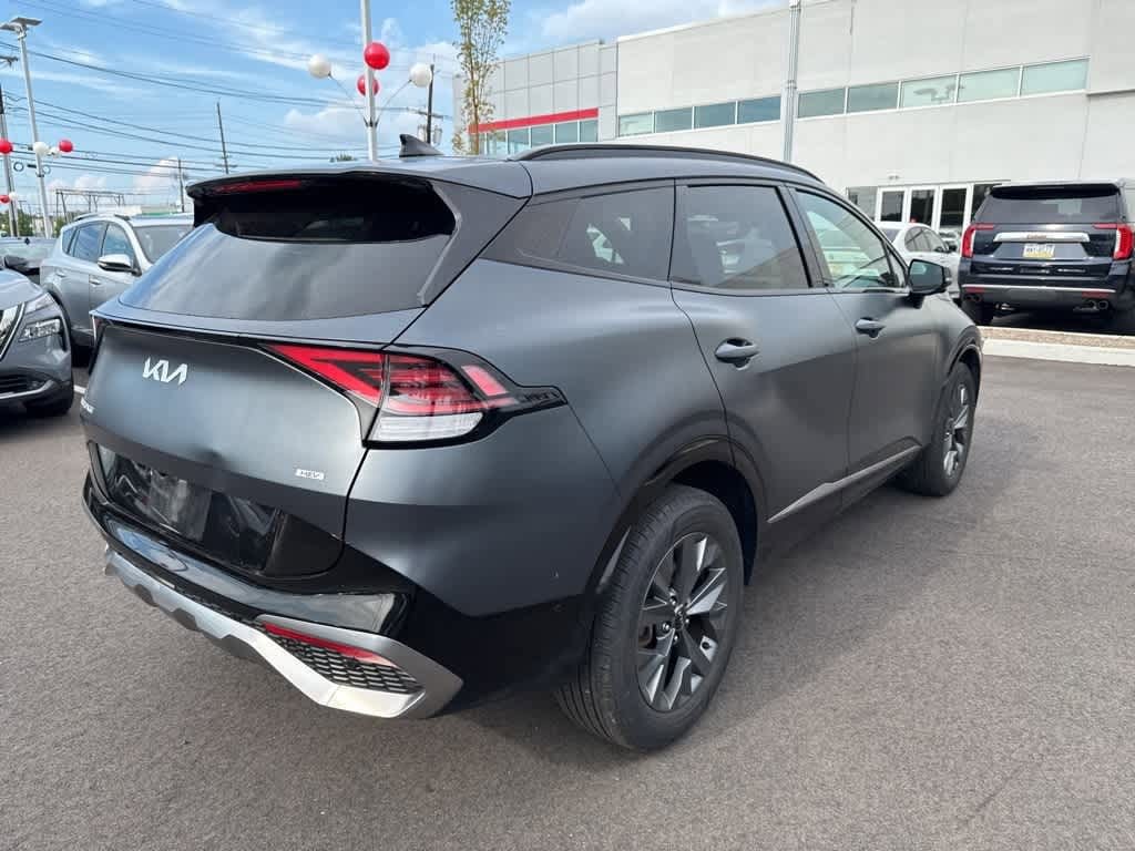 Thumbnail: 2023 Kia Sportage - 3