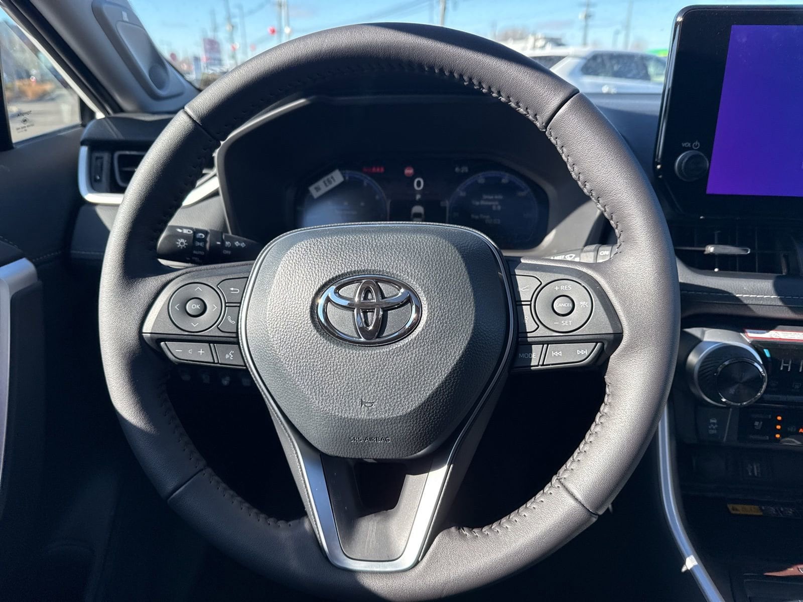 Thumbnail: 2025 Toyota RAV4 - 17