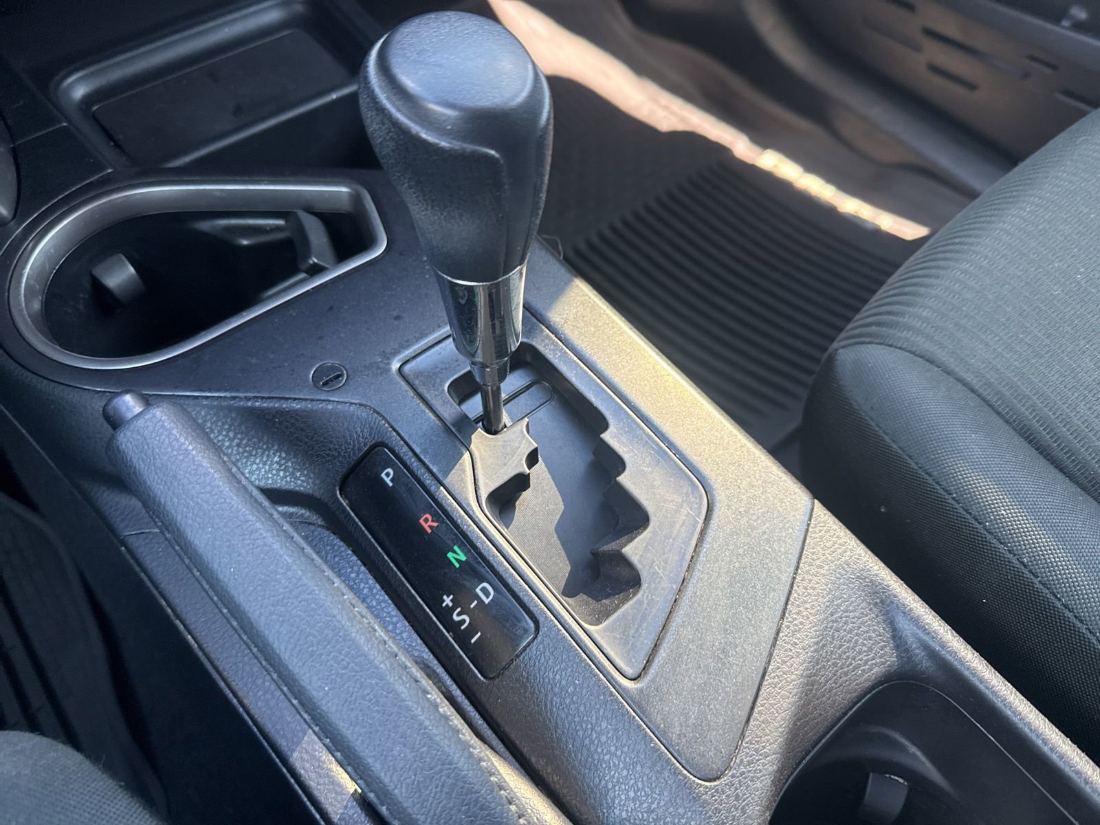 Thumbnail: 2018 Toyota RAV4 - 29