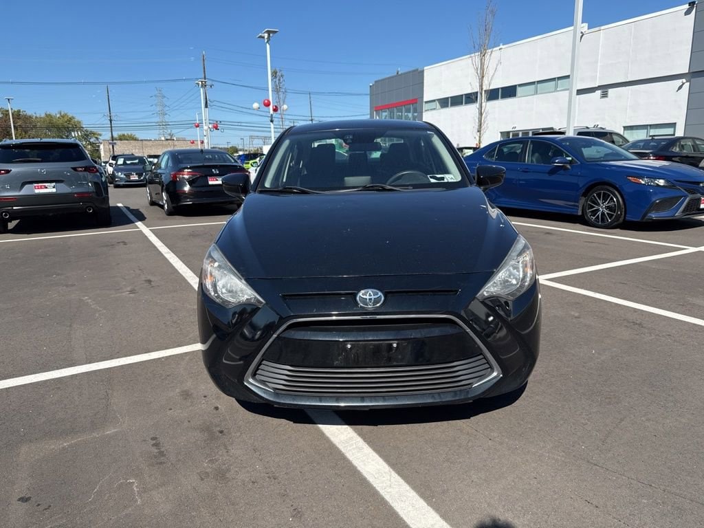 Thumbnail: 2017 Toyota Yaris iA - 2