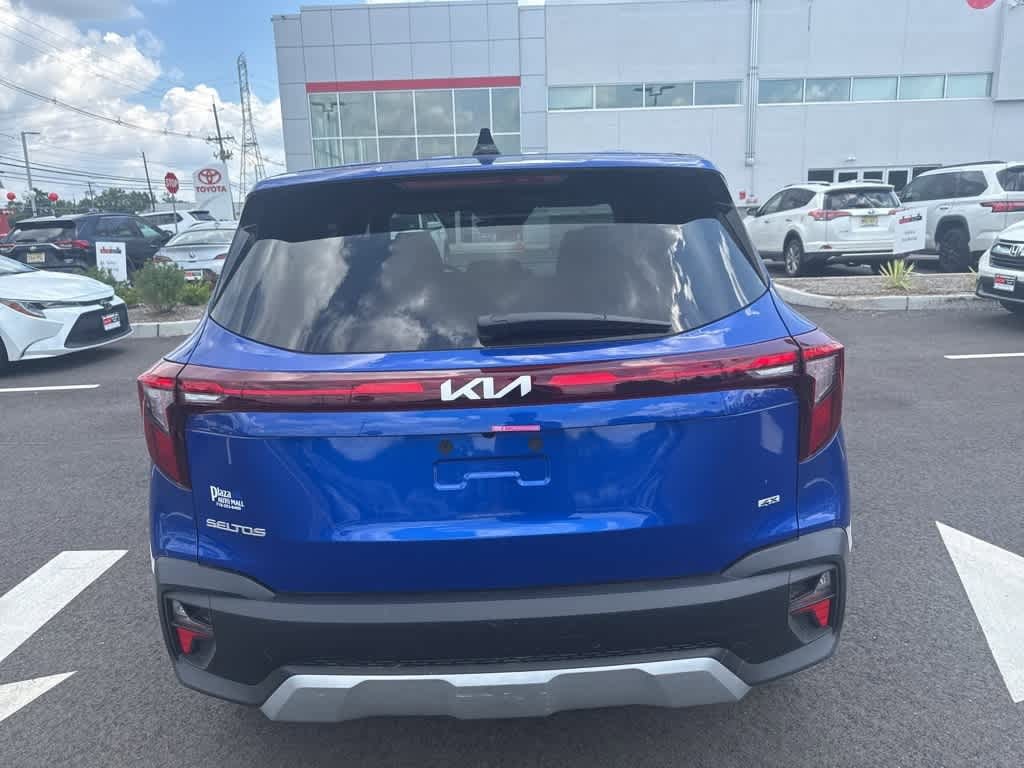 Thumbnail: 2024 Kia Seltos - 6