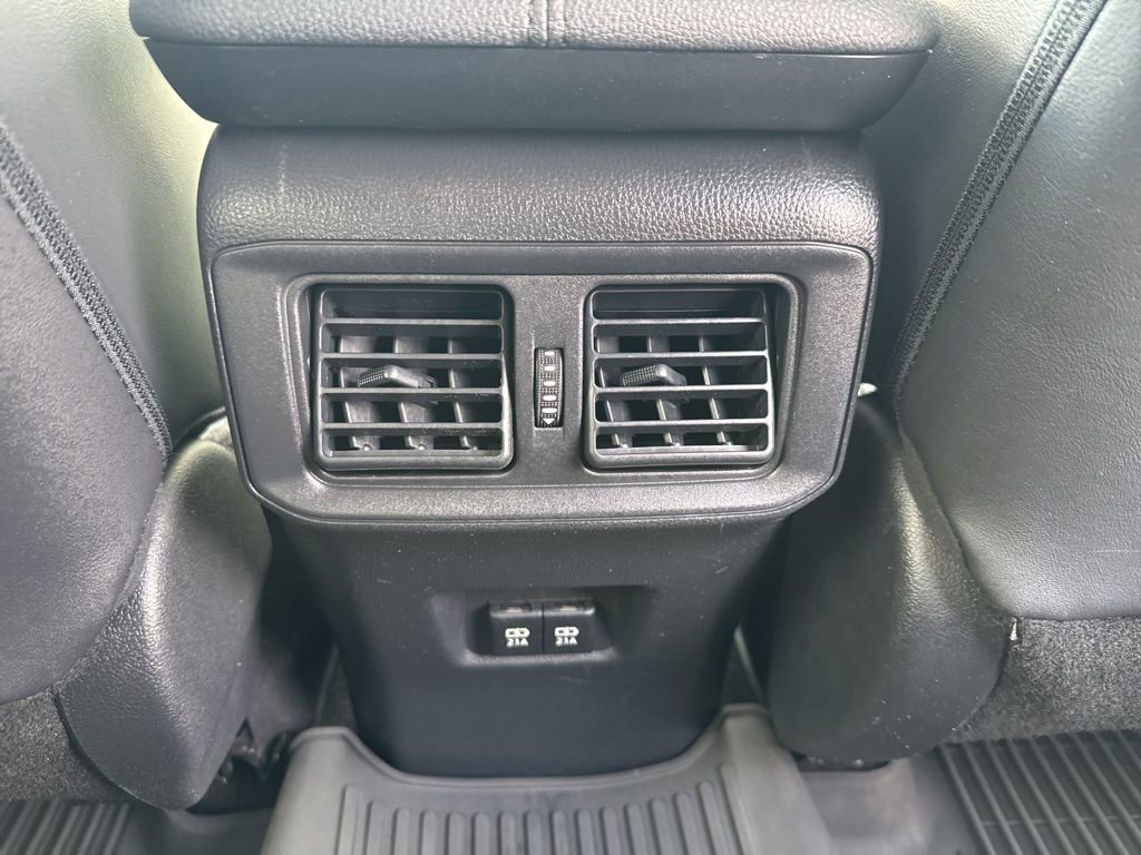 Thumbnail: 2020 Toyota RAV4 - 31