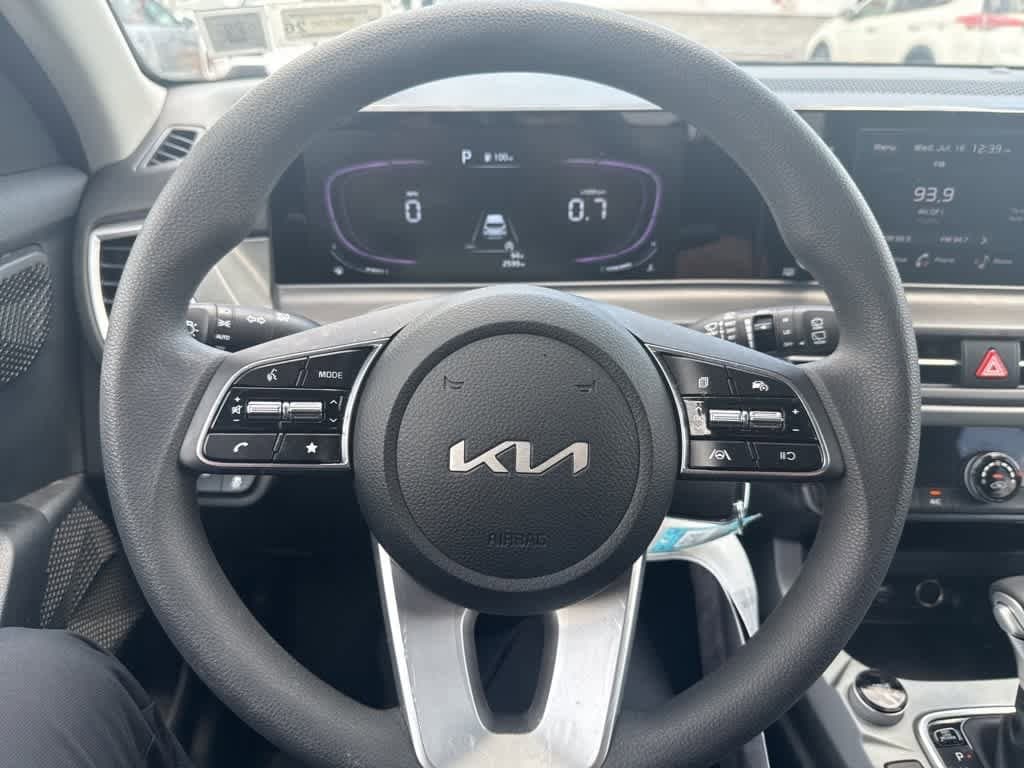 Thumbnail: 2024 Kia Seltos - 21