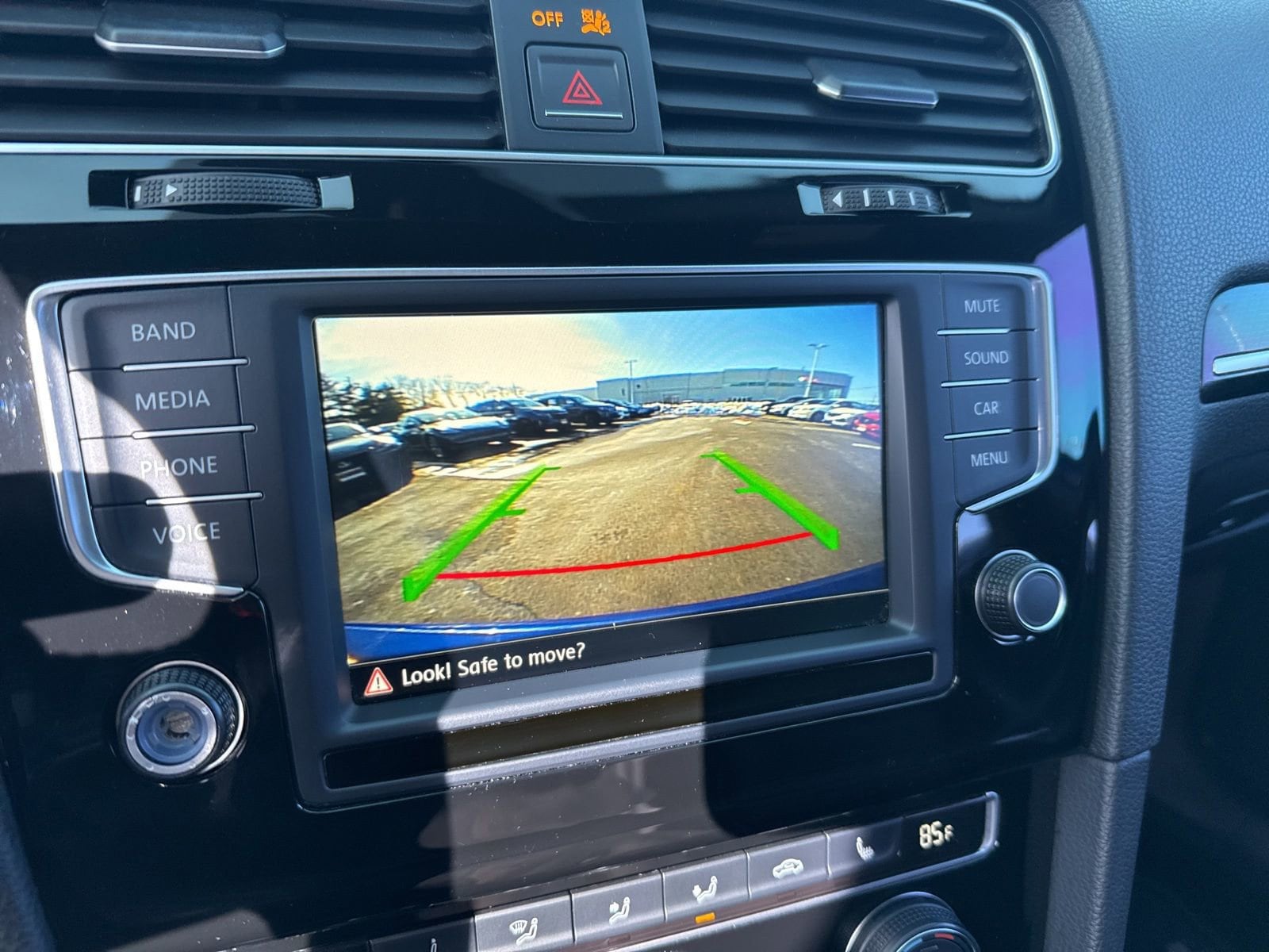 Thumbnail: 2016 Volkswagen Golf - 27