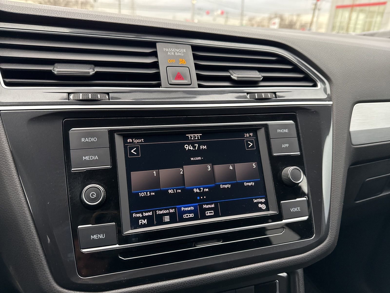 Thumbnail: 2021 Volkswagen Tiguan - 26