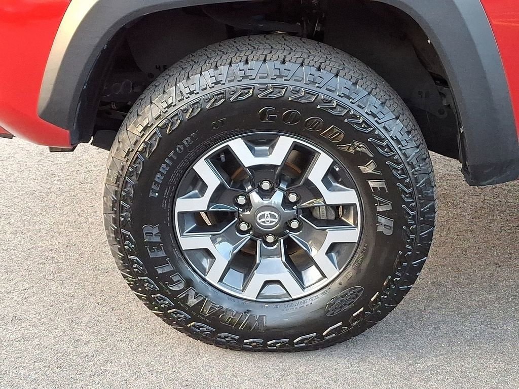 Thumbnail: 2023 Toyota Tacoma - 15