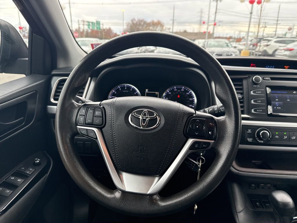Thumbnail: 2019 Toyota Highlander - 30