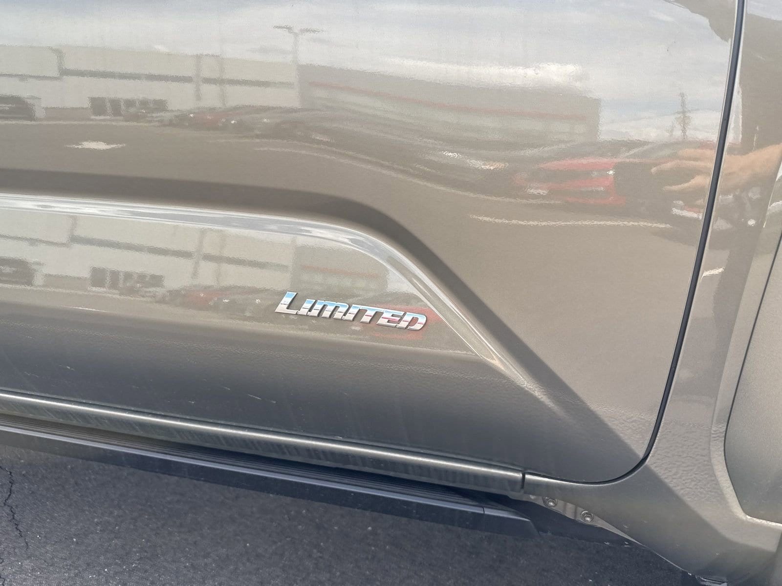 2026 Toyota Tacoma Limited - Photo 8