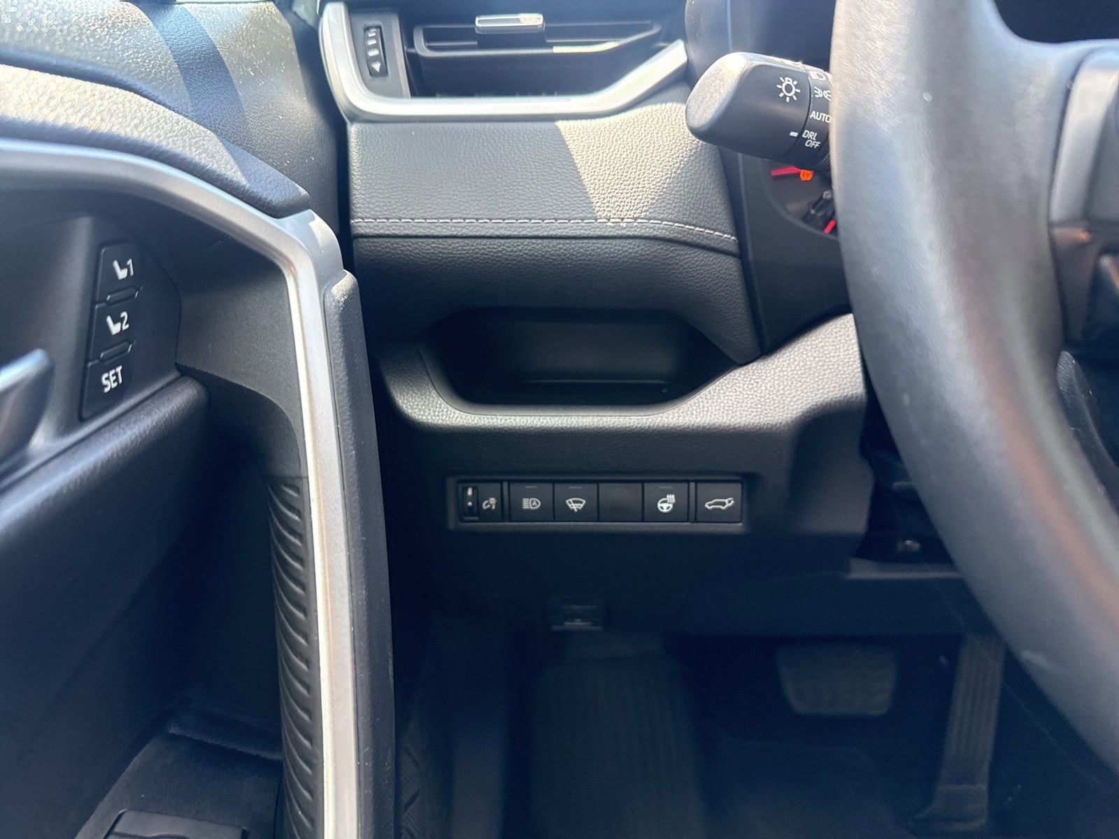 Thumbnail: 2021 Toyota RAV4 - 31
