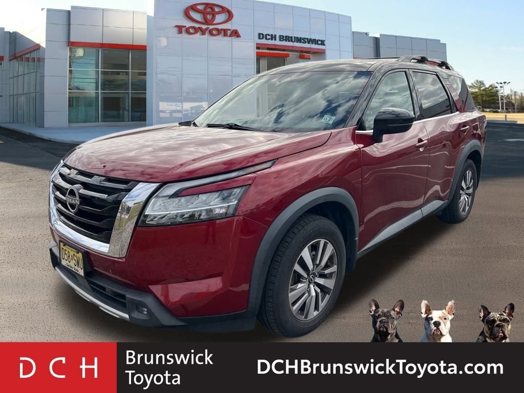 2022 Nissan Pathfinder SL