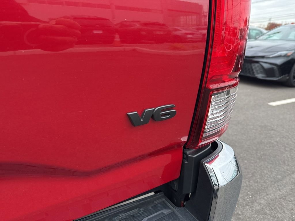 Thumbnail: 2021 Toyota Tacoma - 16