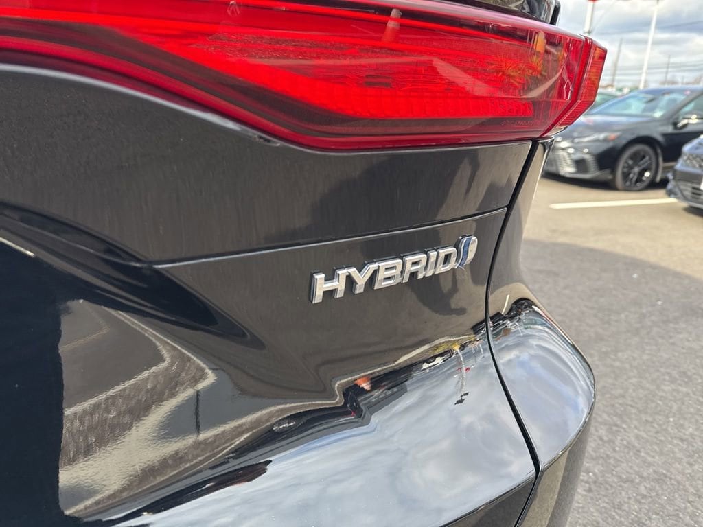 Thumbnail: 2021 Toyota Venza - 16