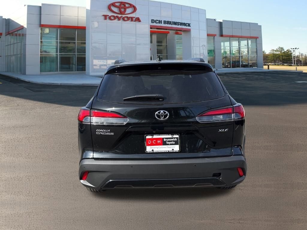 Thumbnail: 2026 Toyota Corolla Cross - 6