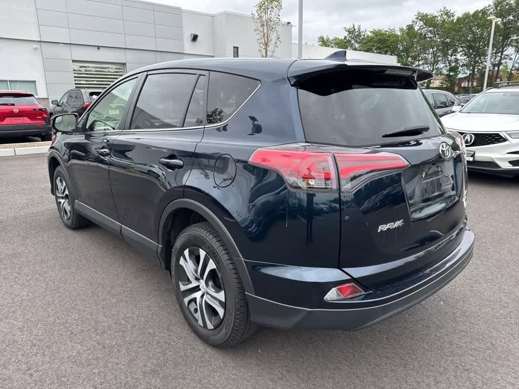 Thumbnail: 2018 Toyota RAV4 - 4
