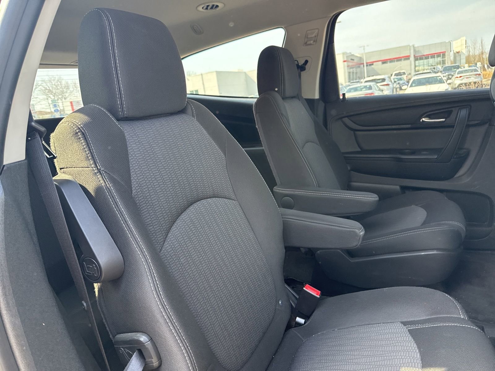 Thumbnail: 2017 Chevrolet Traverse - 23