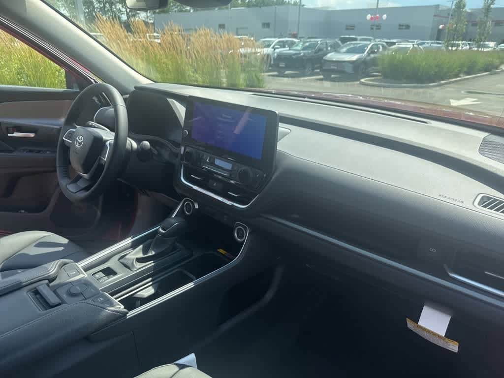 Thumbnail: 2025 Toyota Grand Highlander - 13