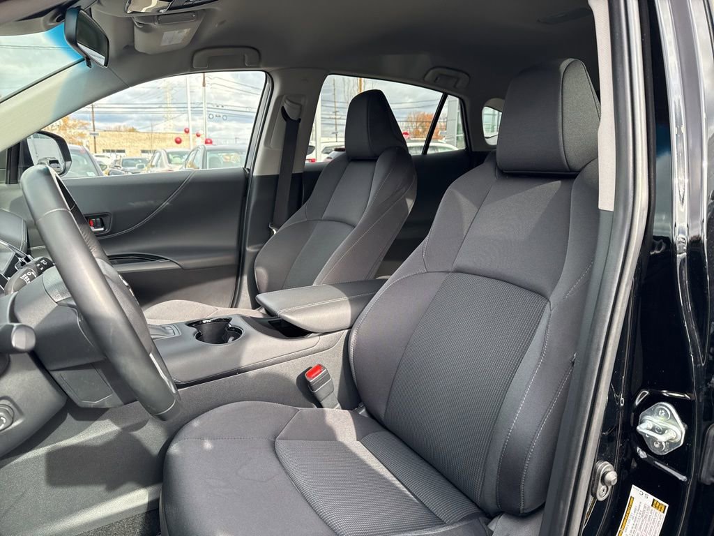 Thumbnail: 2023 Toyota Venza - 19