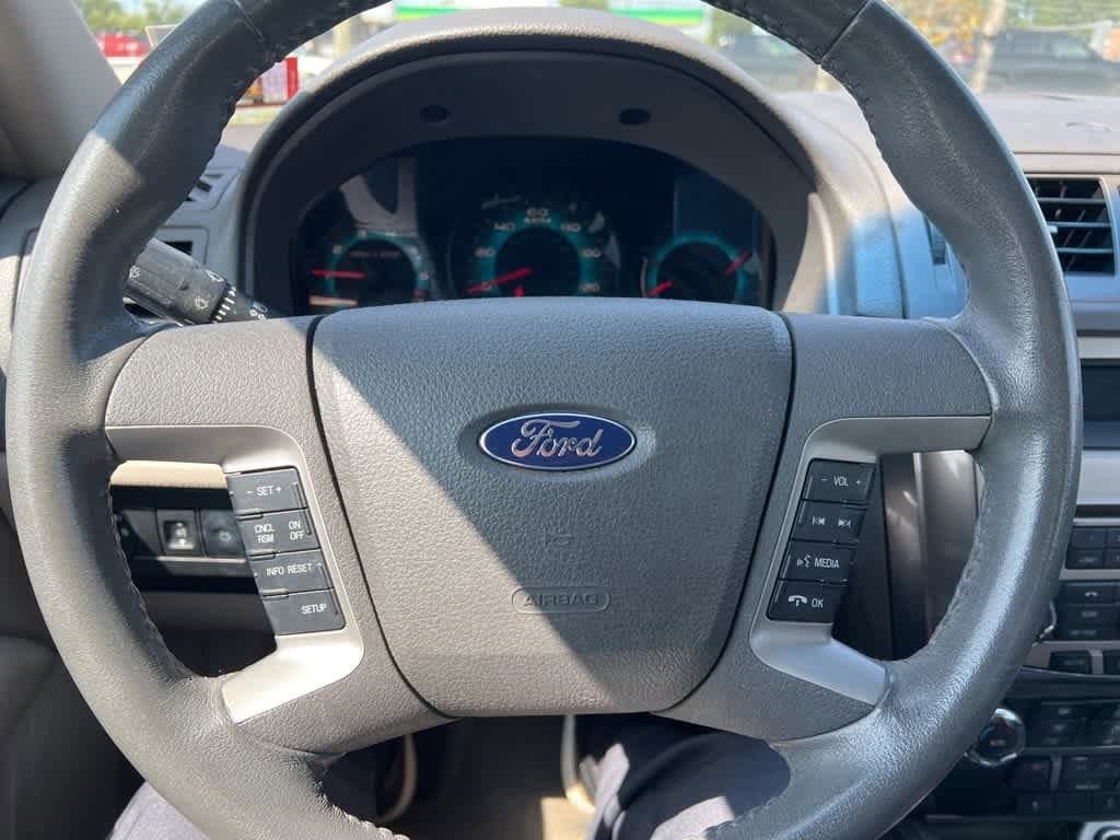 Thumbnail: 2010 Ford Fusion - 21