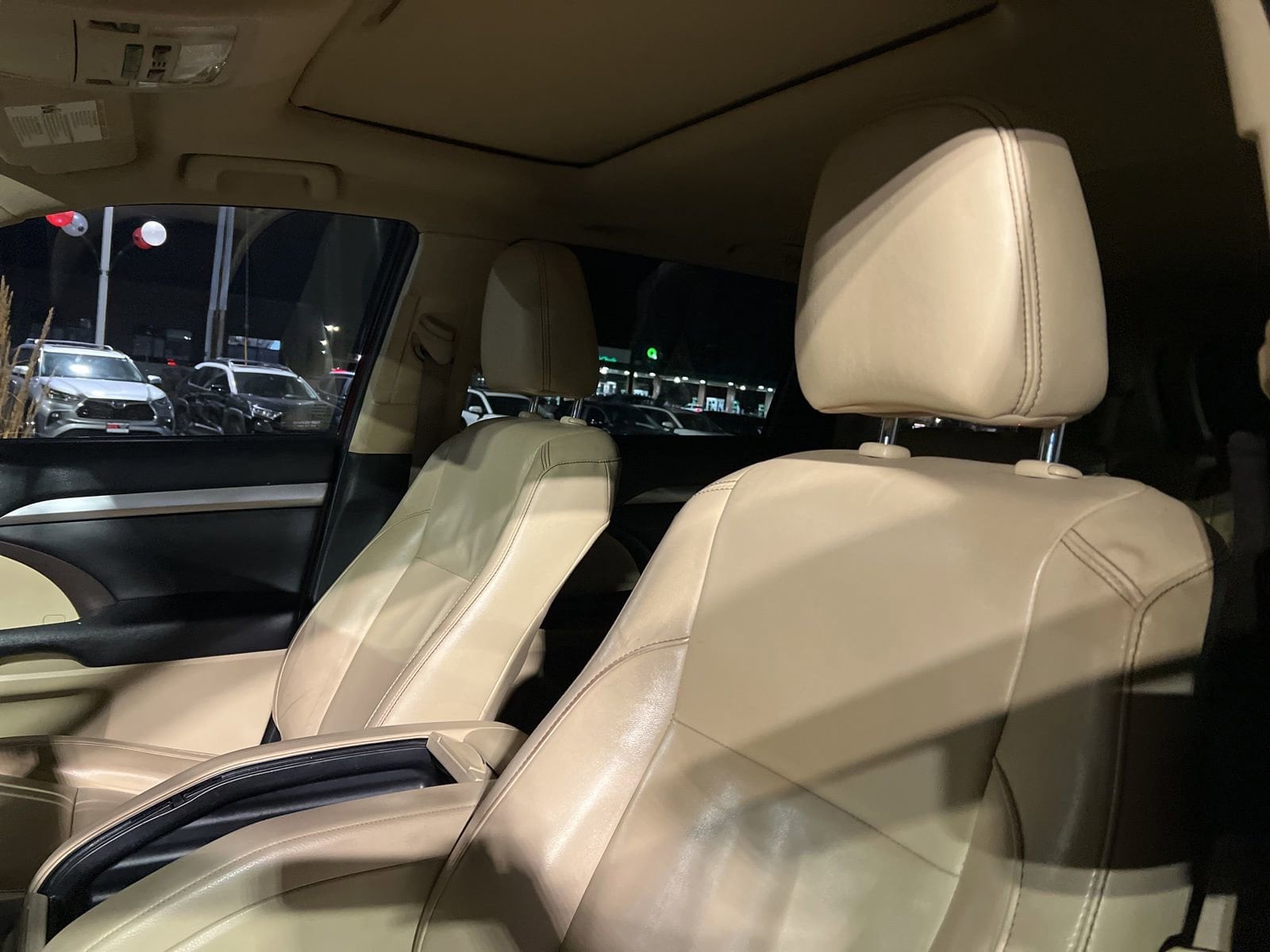 Thumbnail: 2019 Toyota Highlander - 14