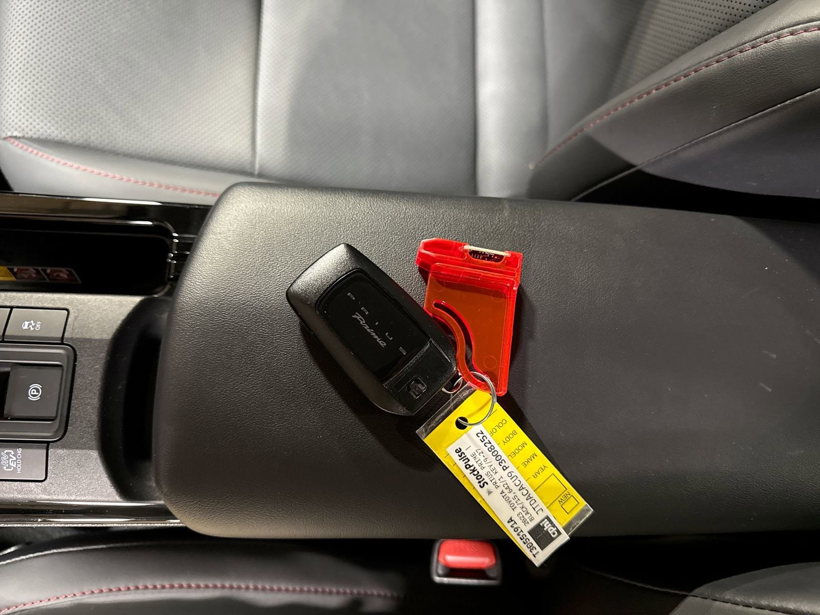 Thumbnail: 2023 Toyota Prius Prime - 39