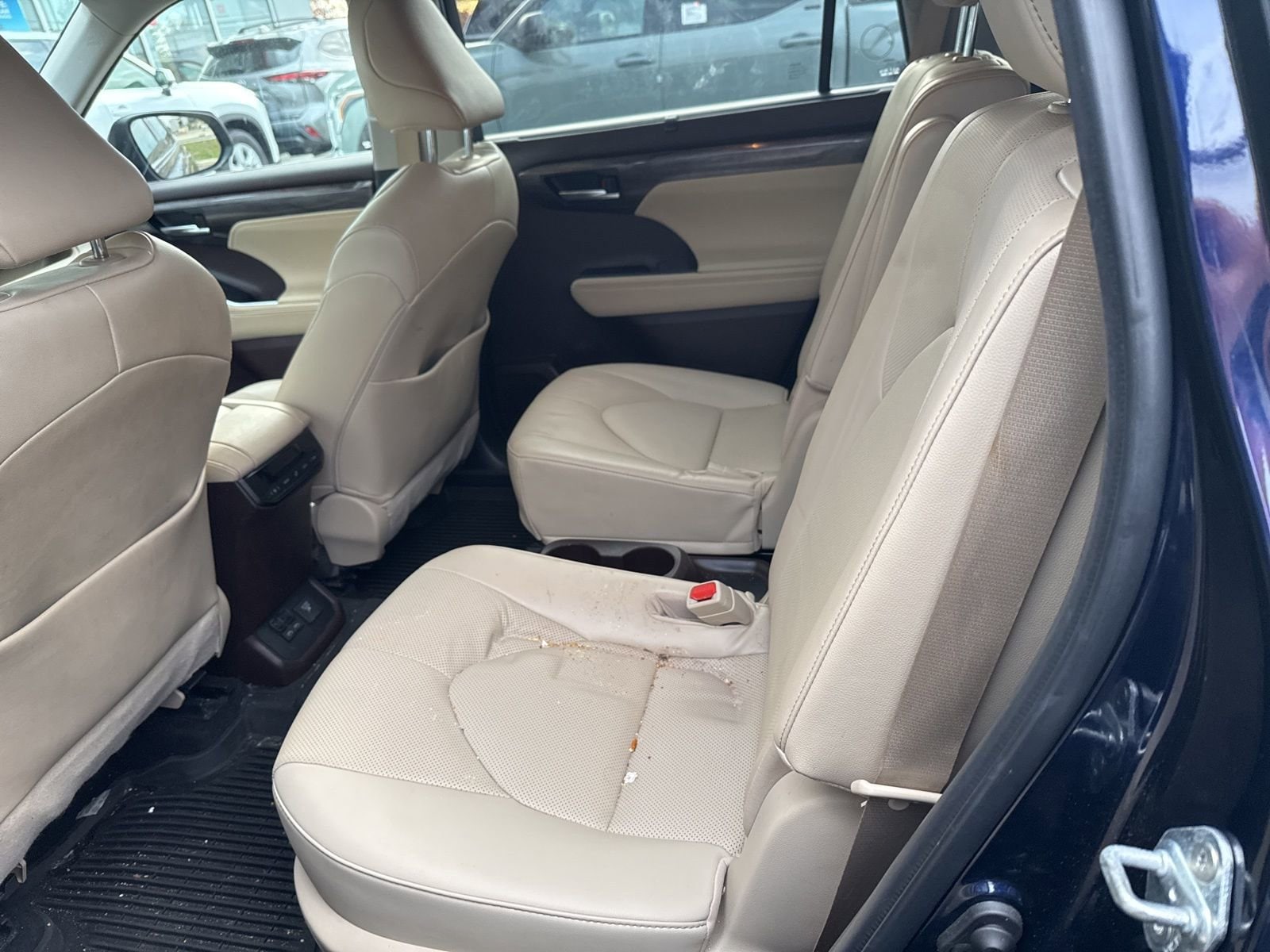 Thumbnail: 2022 Toyota Highlander - 25