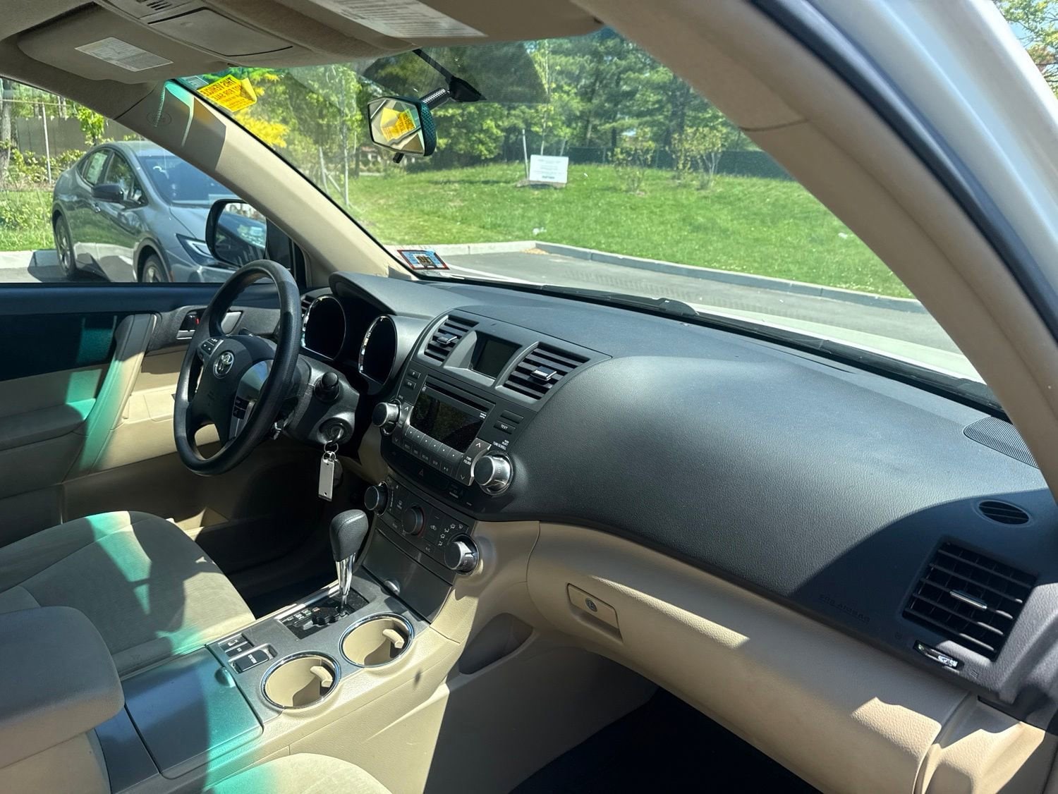 Thumbnail: 2012 Toyota Highlander - 21