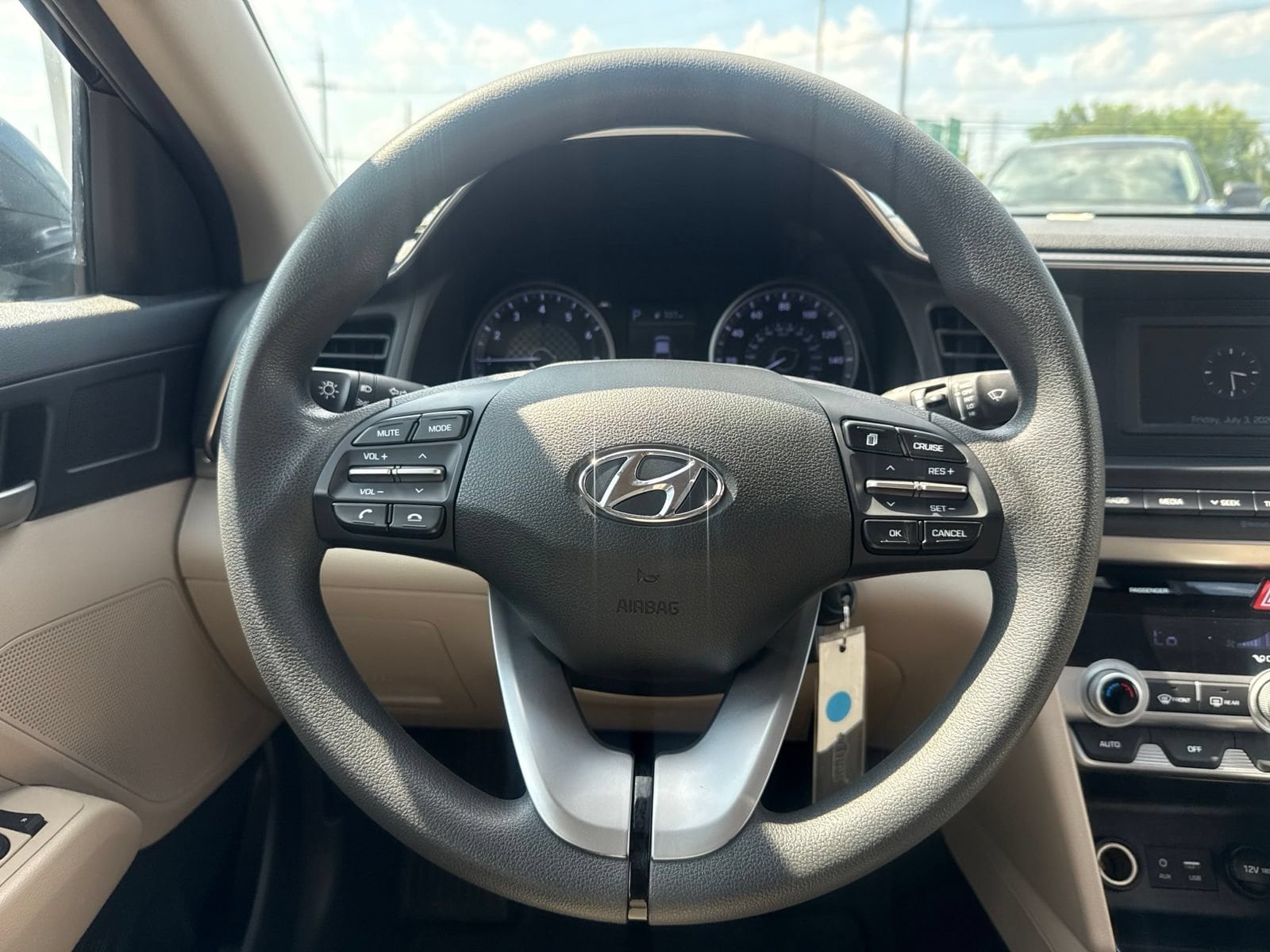 Thumbnail: 2020 Hyundai Elantra - 23