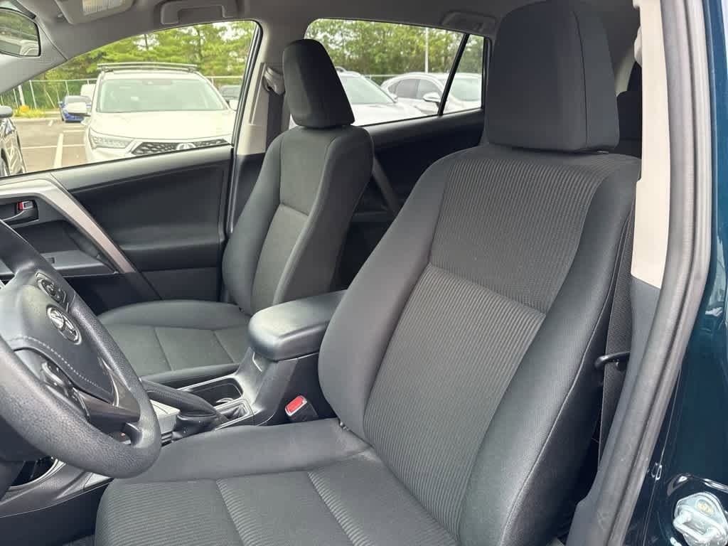 Thumbnail: 2018 Toyota RAV4 - 16