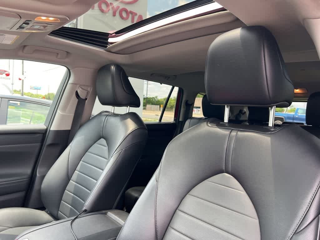 Thumbnail: 2022 Toyota Highlander - 6