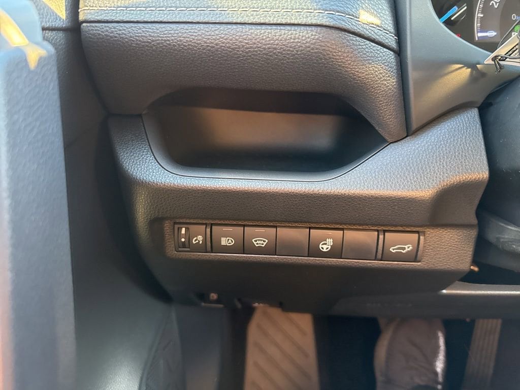 Thumbnail: 2025 Toyota RAV4 - 22