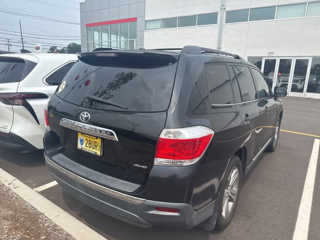 Thumbnail: 2011 Toyota Highlander - 3