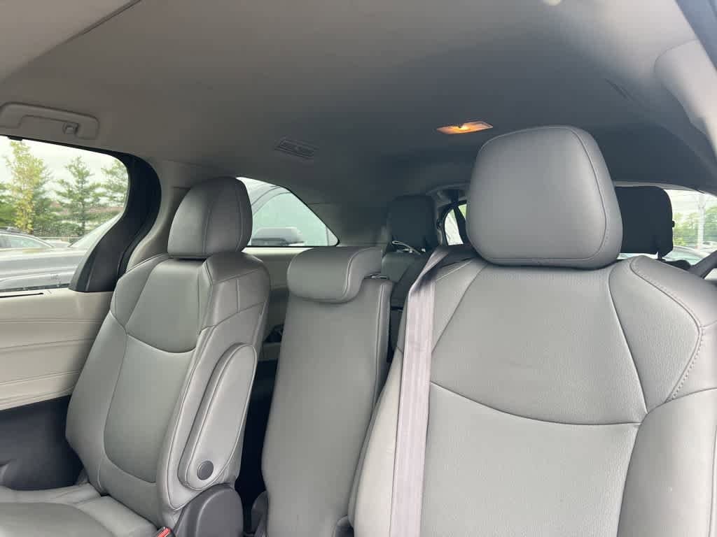 2021 Toyota Sienna XLE 15