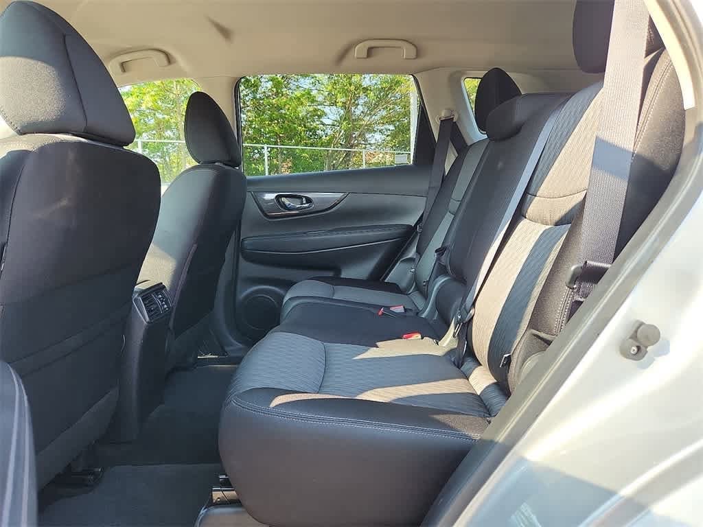 Thumbnail: 2018 Nissan Rogue - 16