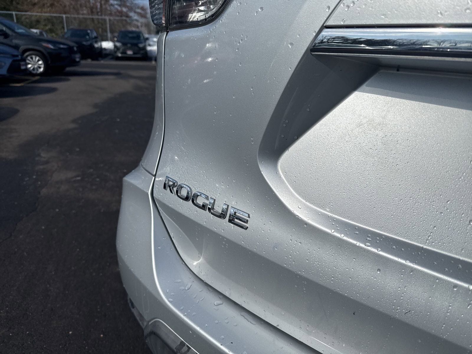 Thumbnail: 2018 Nissan Rogue - 14