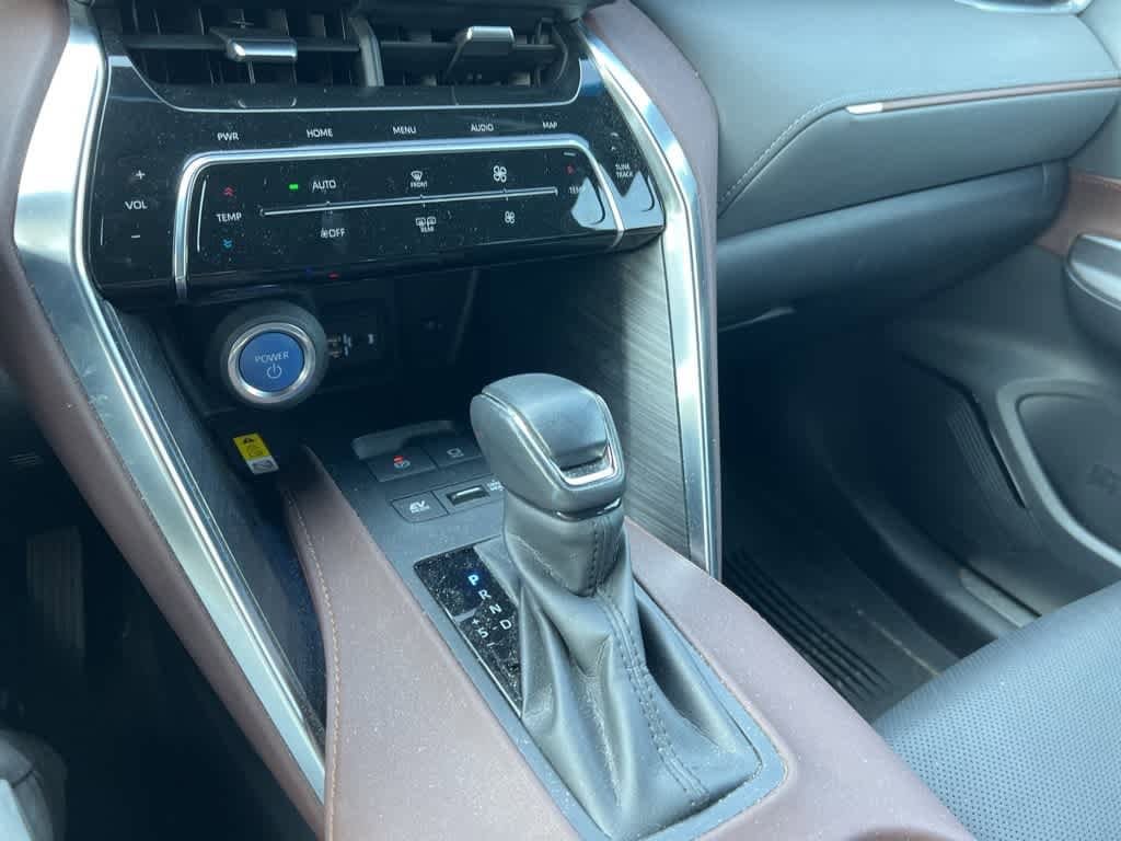 Thumbnail: 2021 Toyota Venza - 21