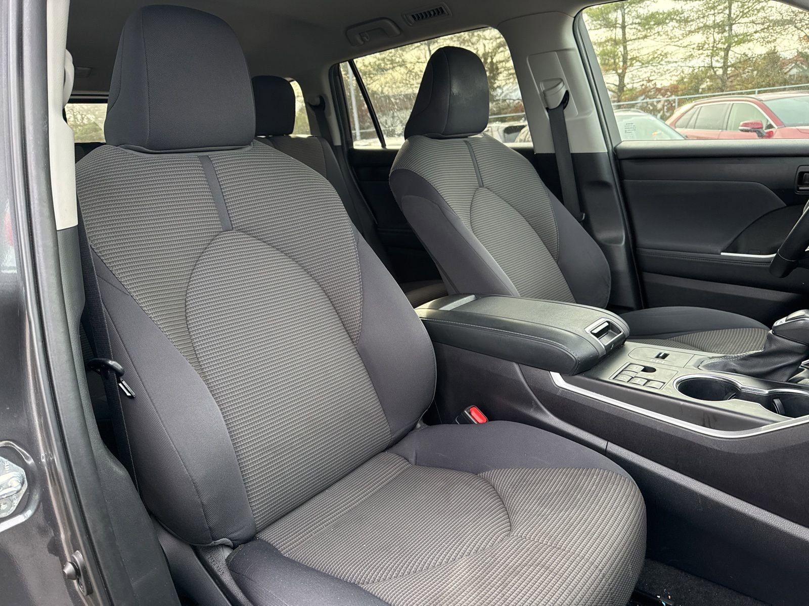 Thumbnail: 2023 Toyota Highlander - 24