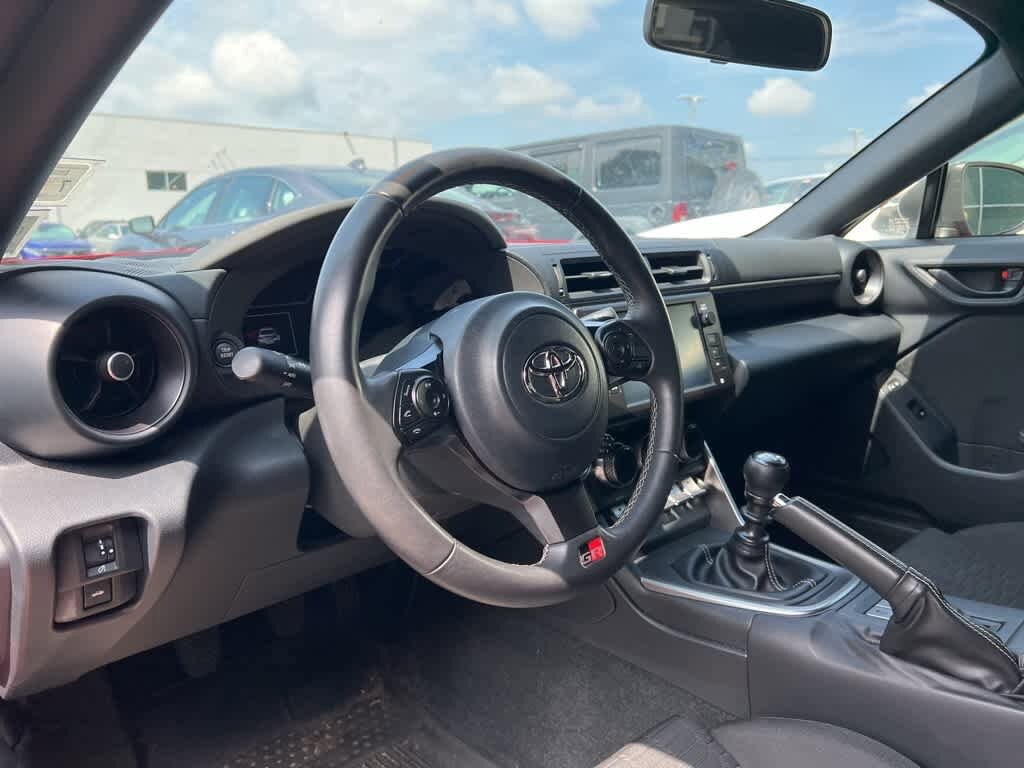 Thumbnail: 2022 Toyota GR86 - 16