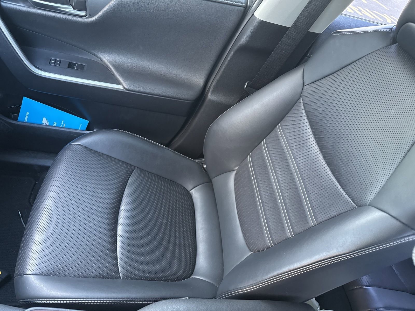 Thumbnail: 2019 Toyota RAV4 - 15